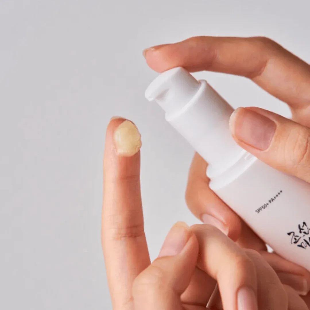 Ginseng Moist Sun Serum (SPF 50+ PA++++) product view